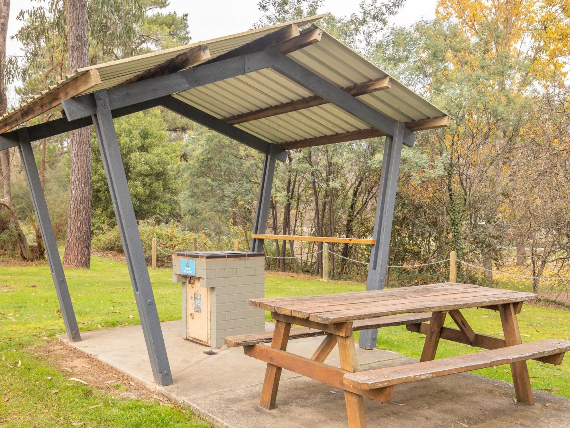 Nrma Bright Holiday Park מראה חיצוני תמונה